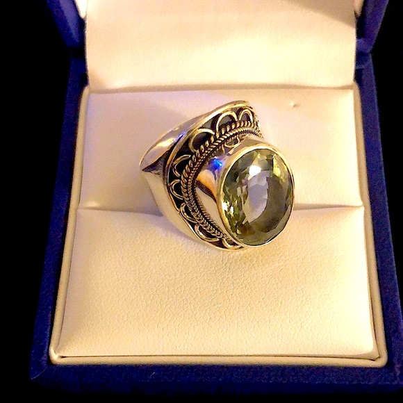 Silver set earrings and large ring with white amethyst - Picture 4 of 9